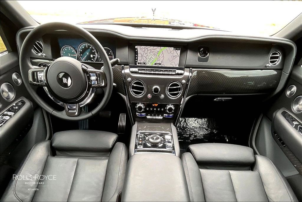 Certified 2022 Rolls-Royce Cullinan Black Badge w/ Dark Exterior Package image 4