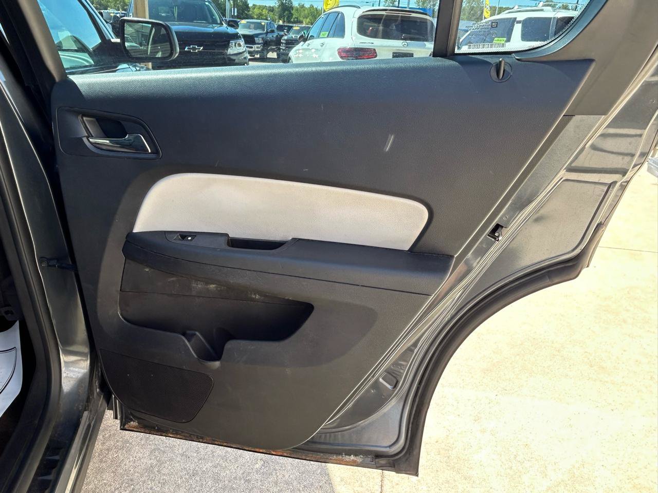 Used 2011 Chevrolet Equinox LS AWD/4WD image 14
