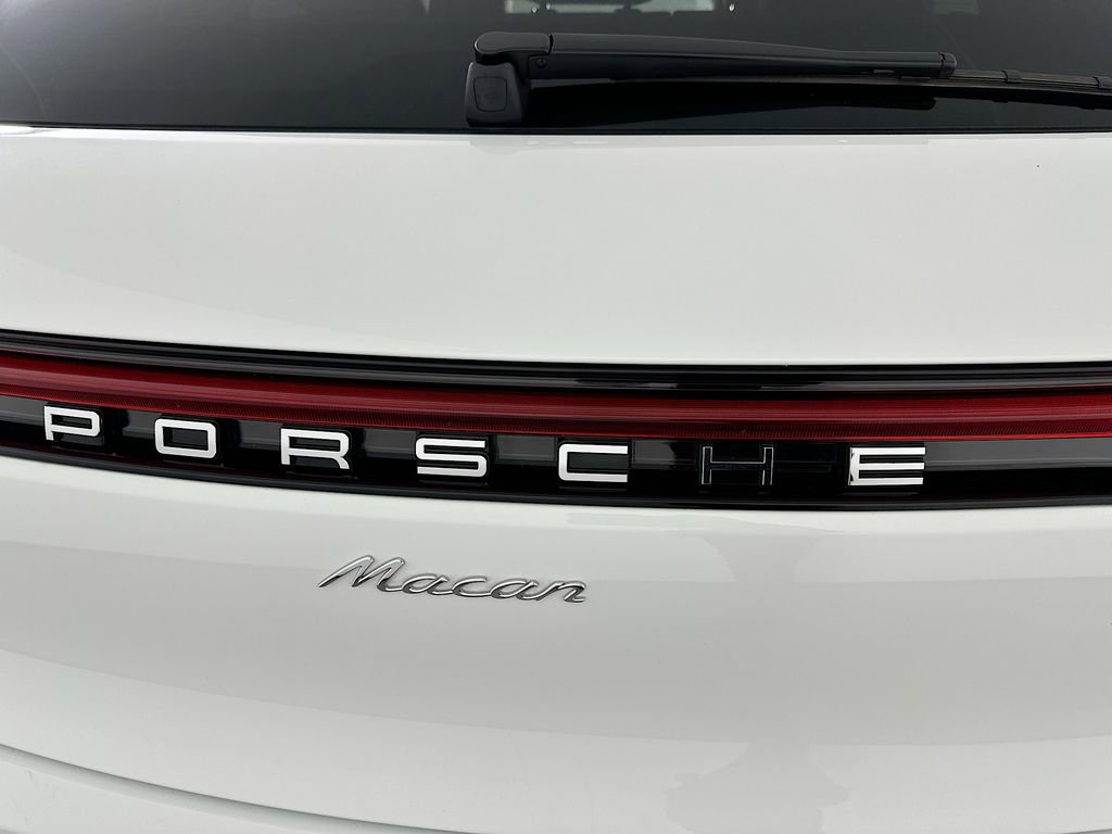 Used 2025 Porsche Macan image 35