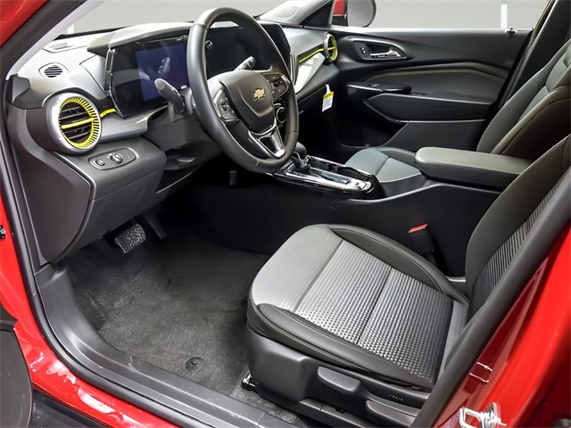 Used 2026 Chevrolet Trax LT w/ Driver Confidence Package image 9