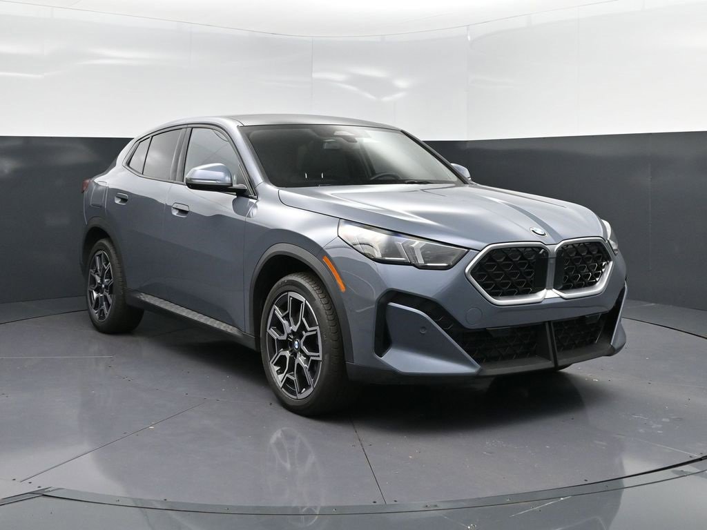 Certified 2025 BMW X2 xDrive28i image 9