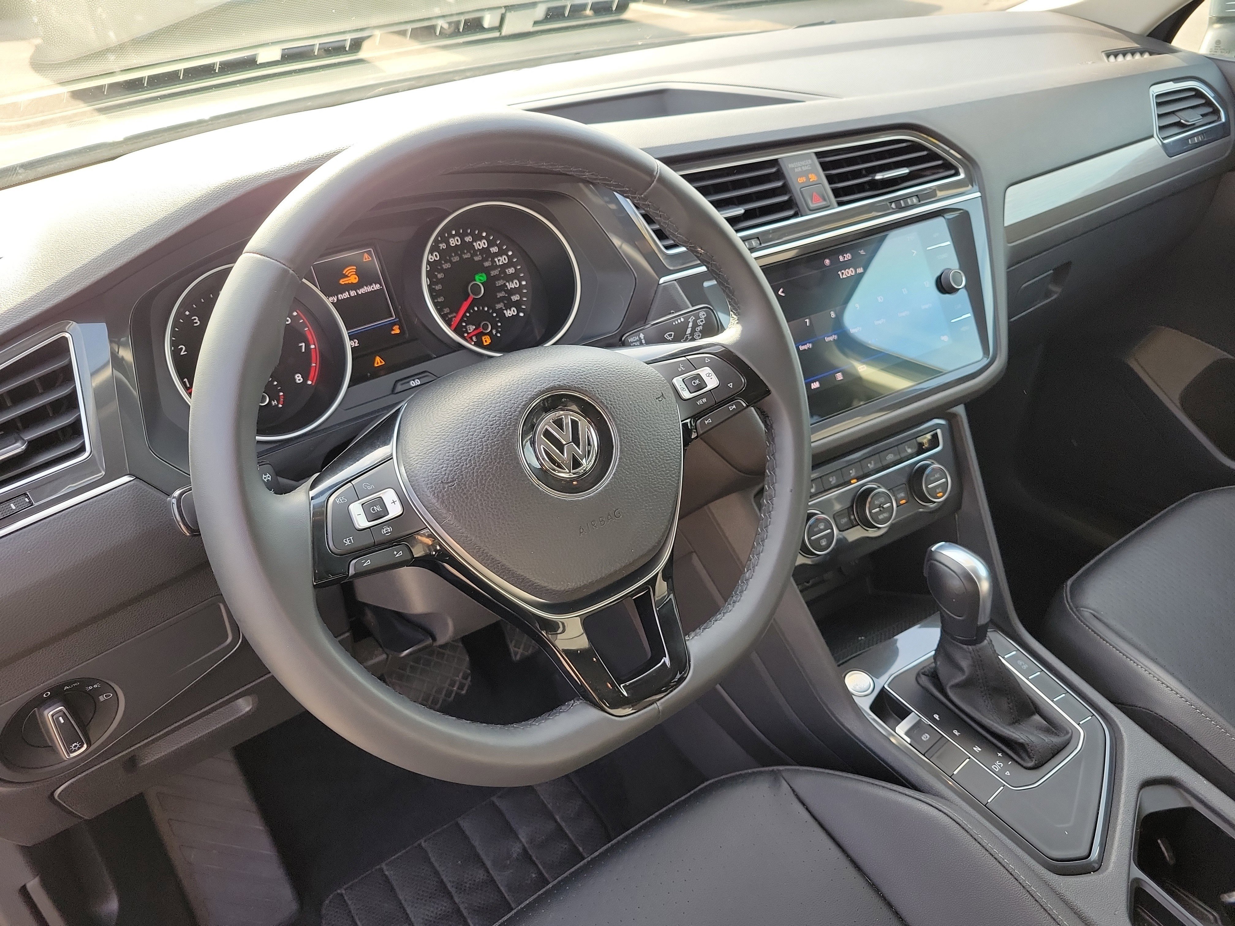 Used 2020 Volkswagen Tiguan SE image 22