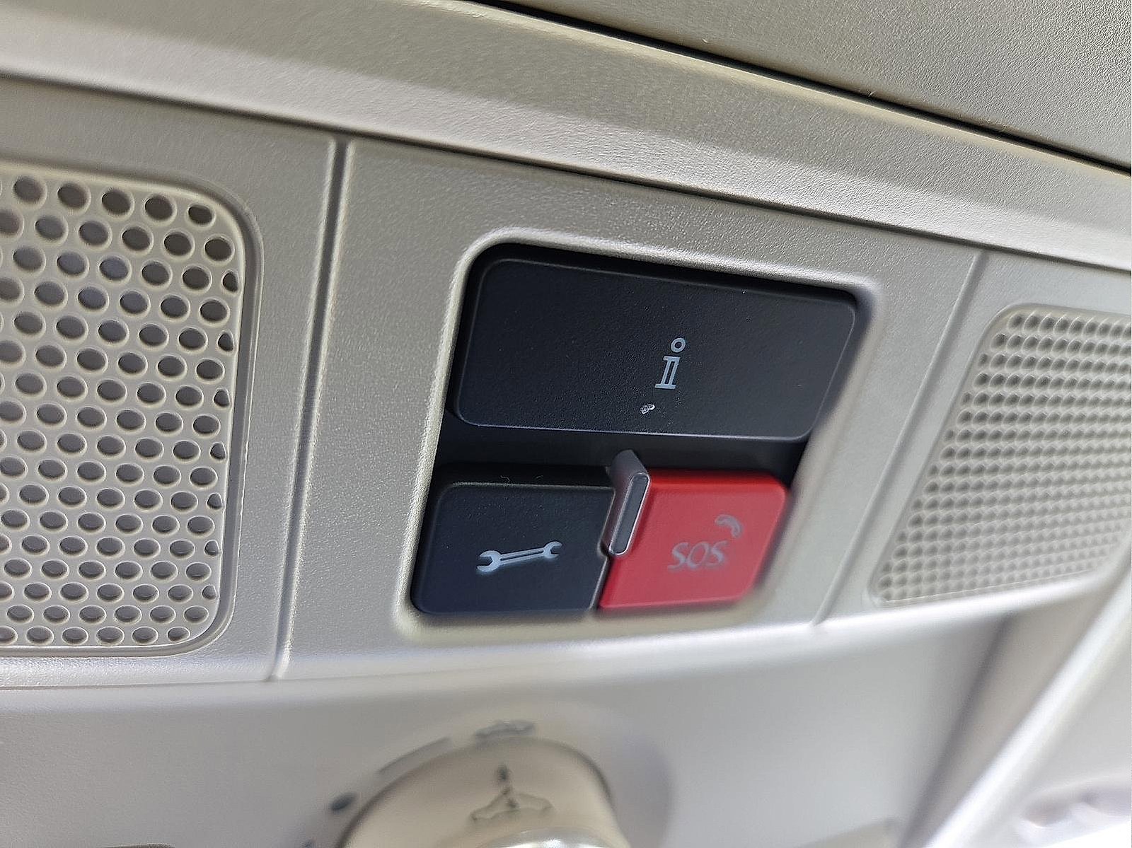 Used 2017 Volkswagen Passat 1.8T SEL Premium image 22