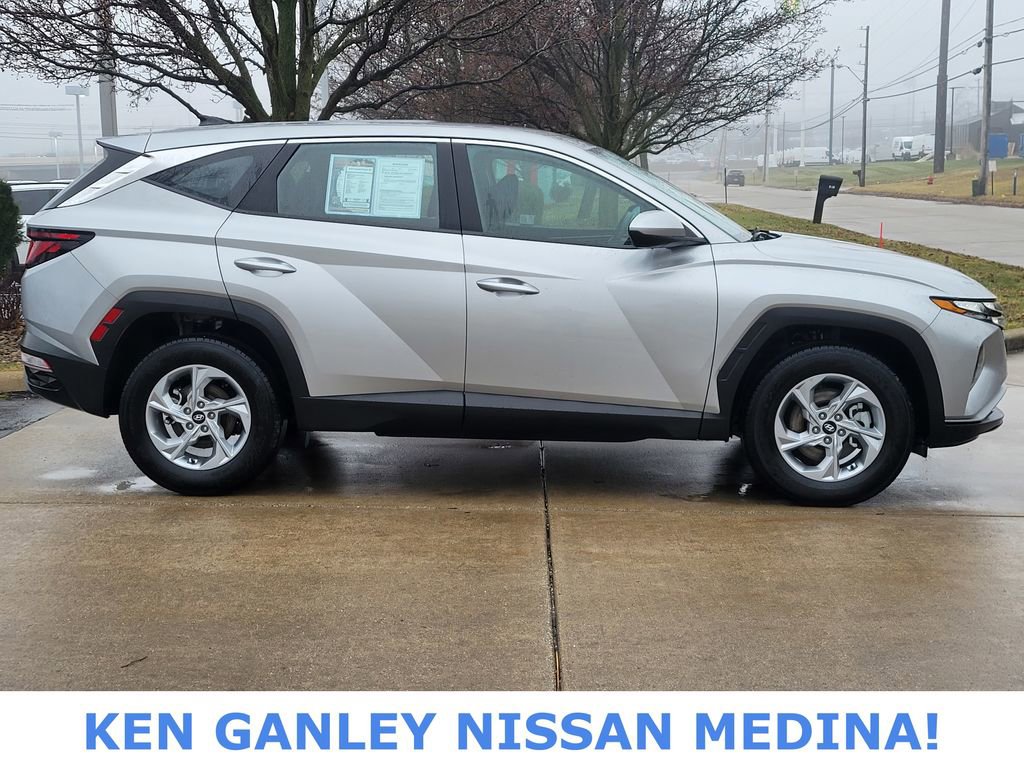 Used 2024 Hyundai Tucson SE image 2