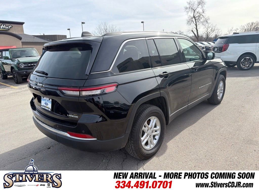 Used 2023 Jeep Grand Cherokee Laredo image 5