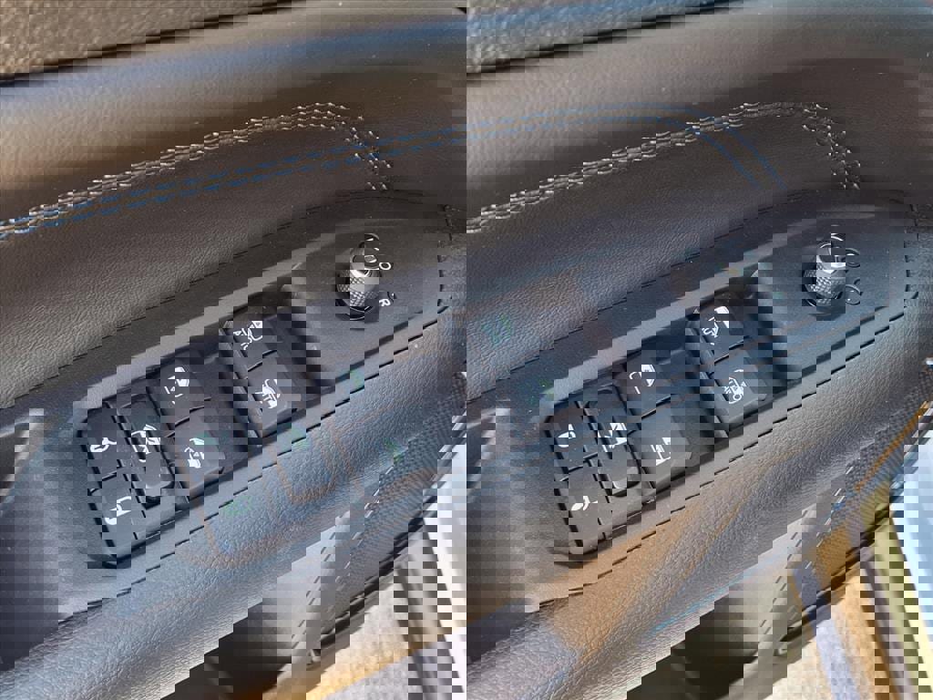 New 2026 Jeep Compass Altitude image 10