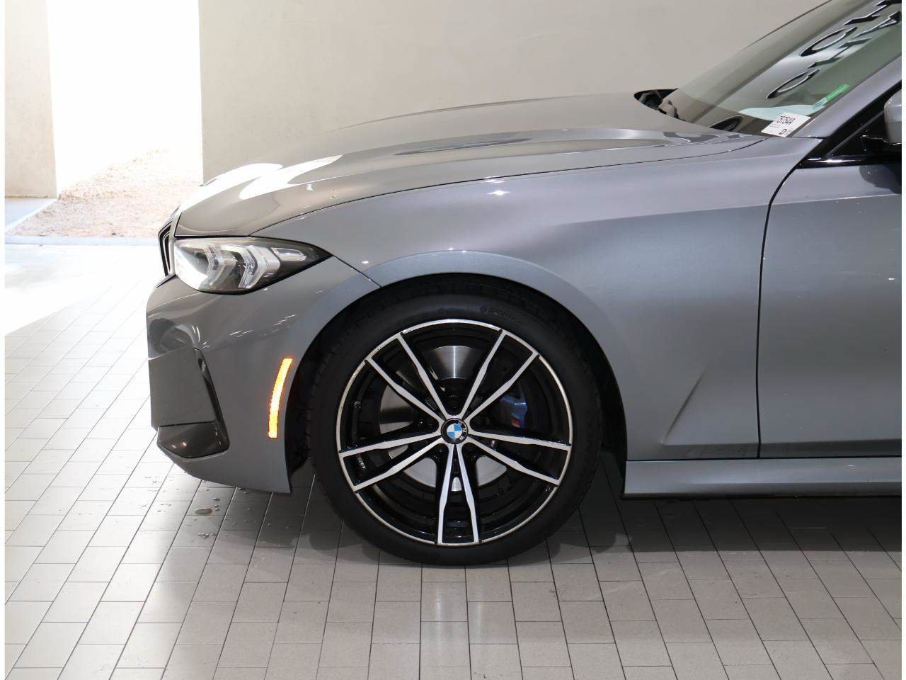 Used 2024 BMW 330i Sedan w/ M Sport Package RWD image 4