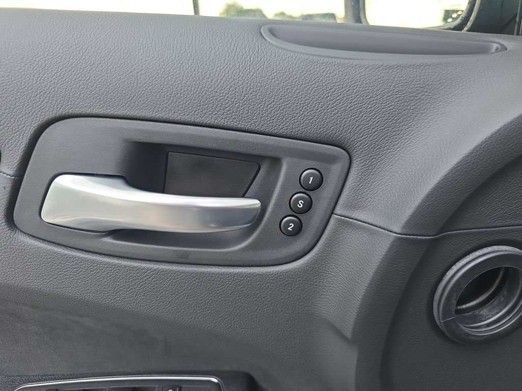 Used 2023 Chrysler 300 C RWD image 18