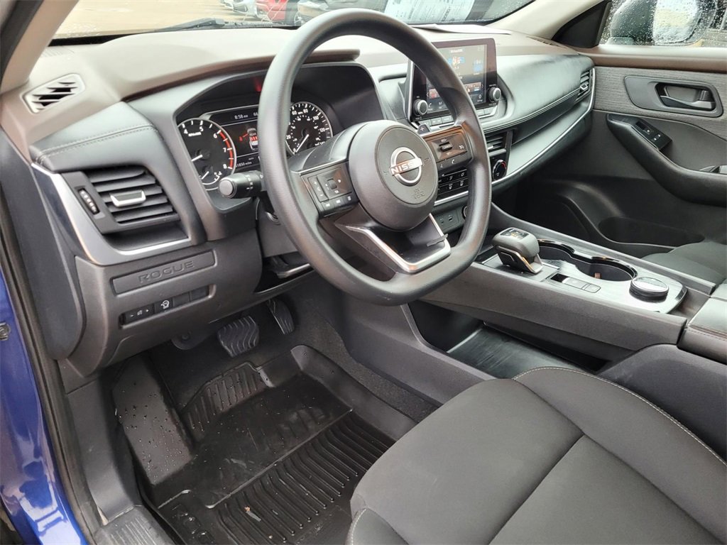 Used 2023 Nissan Rogue S image 18