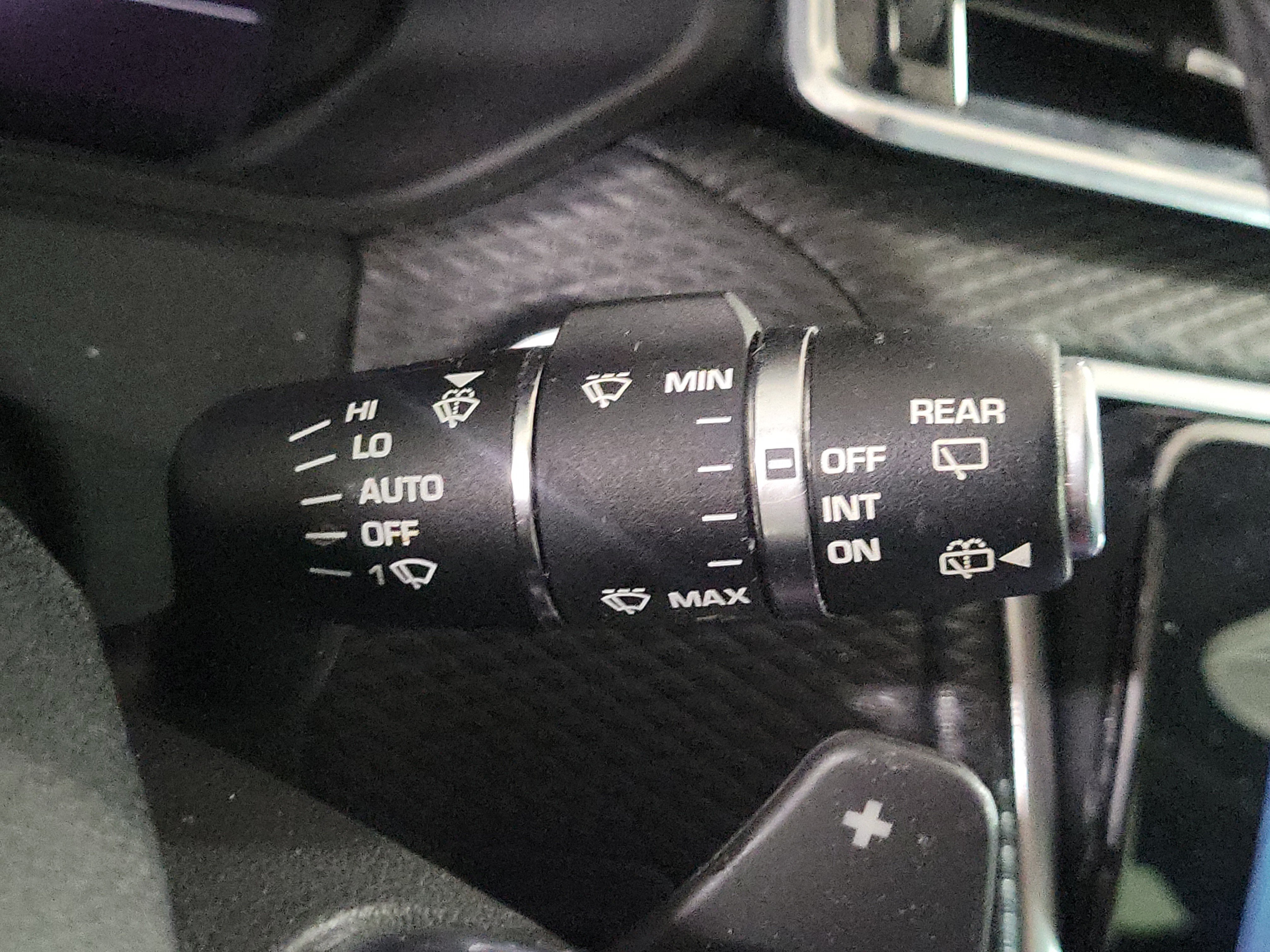 Used 2018 Land Rover Range Rover Velar S AWD/4WD image 29