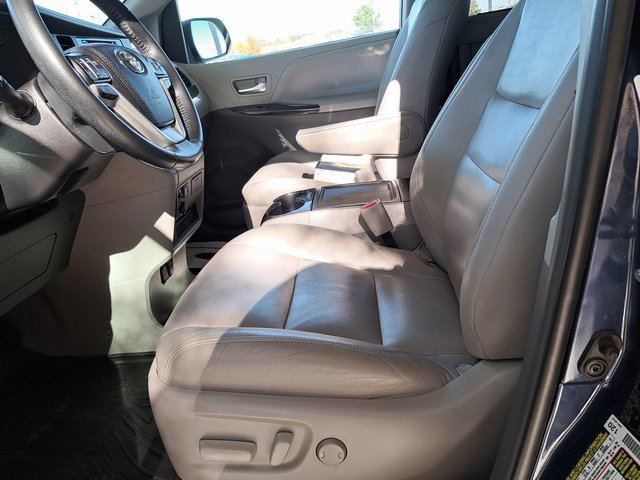 Used 2019 Toyota Sienna XLE Premium image 22
