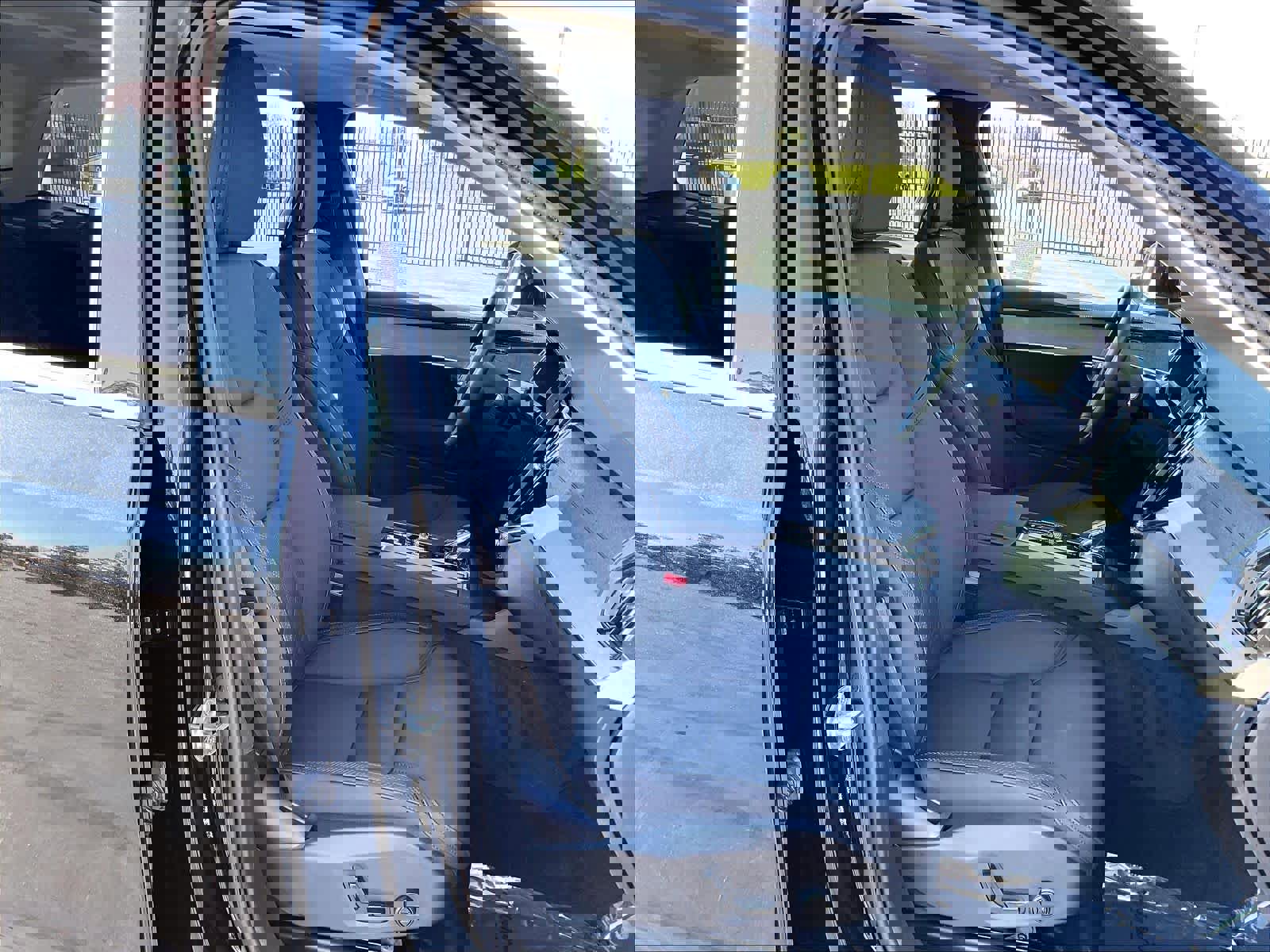 Used 2025 Volvo XC90 B5 Core w/ Protection Package Premier image 10