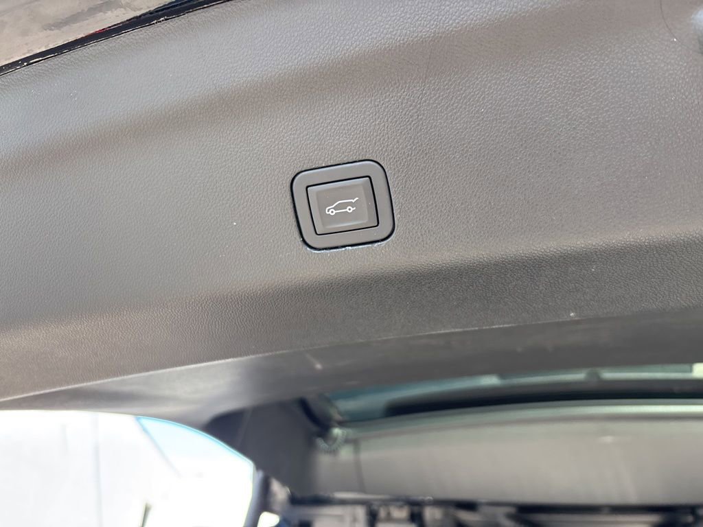 Used 2024 GMC Yukon Denali AWD/4WD image 16
