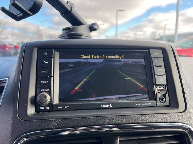 Used 2013 Dodge Grand Caravan SXT w/ Rear Park Assist Pkg image 19