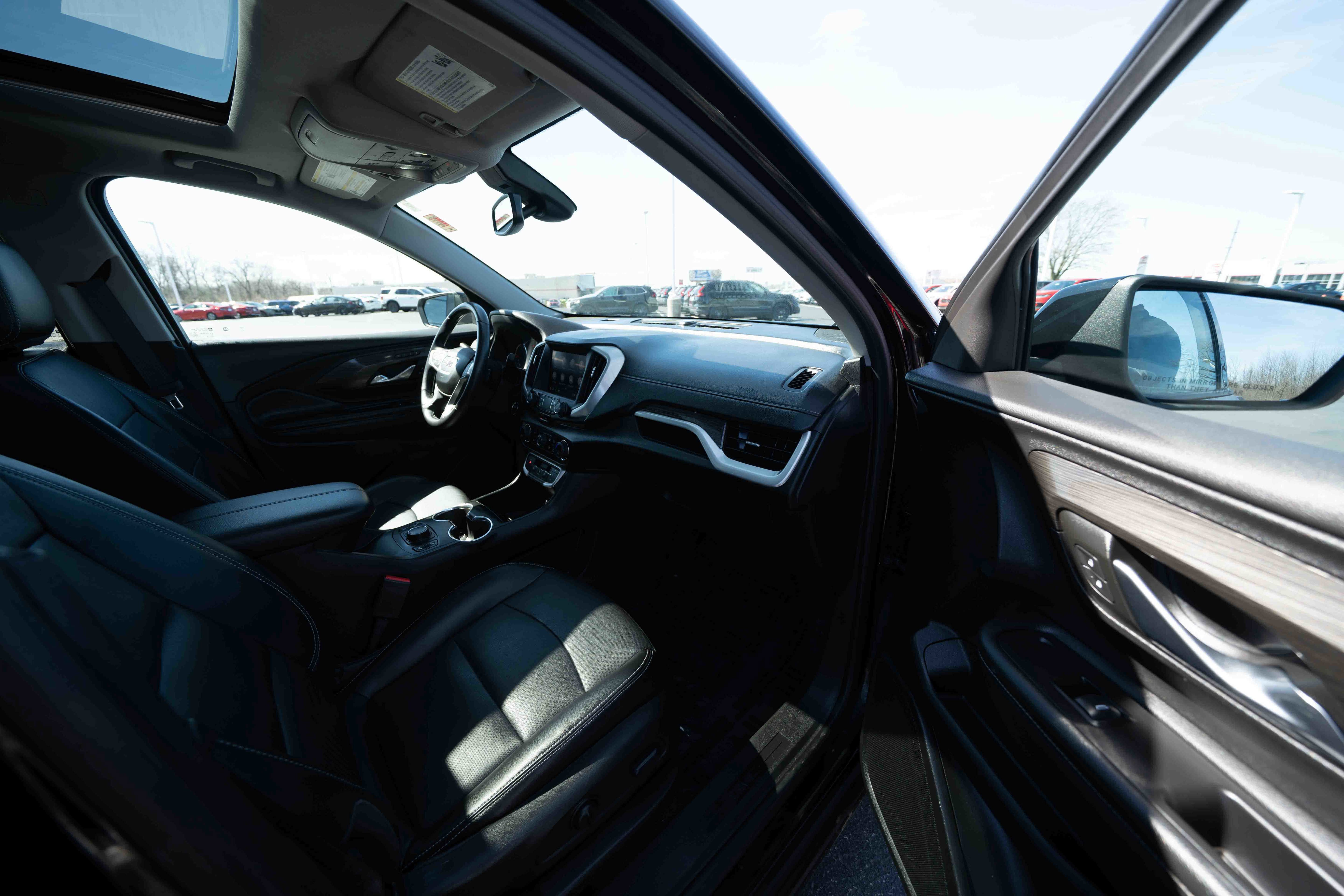 Used 2022 GMC Terrain SLT image 26