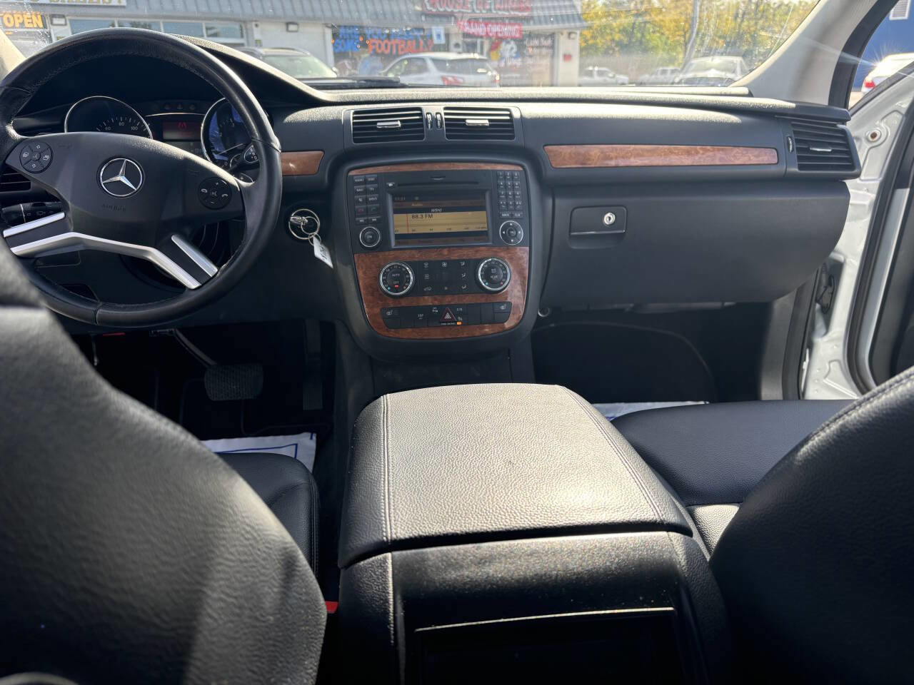 Used 2009 Mercedes-Benz R 350 4MATIC image 19