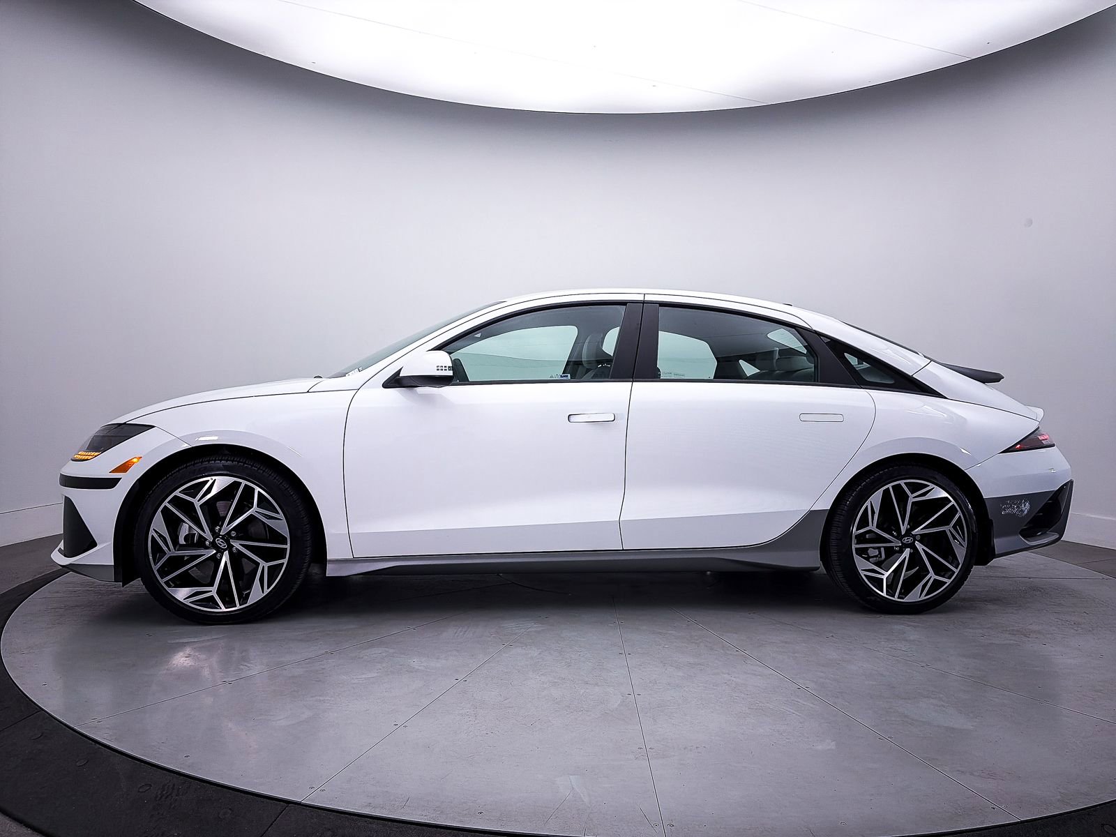 Used 2023 Hyundai Ioniq 6 SEL RWD image 43