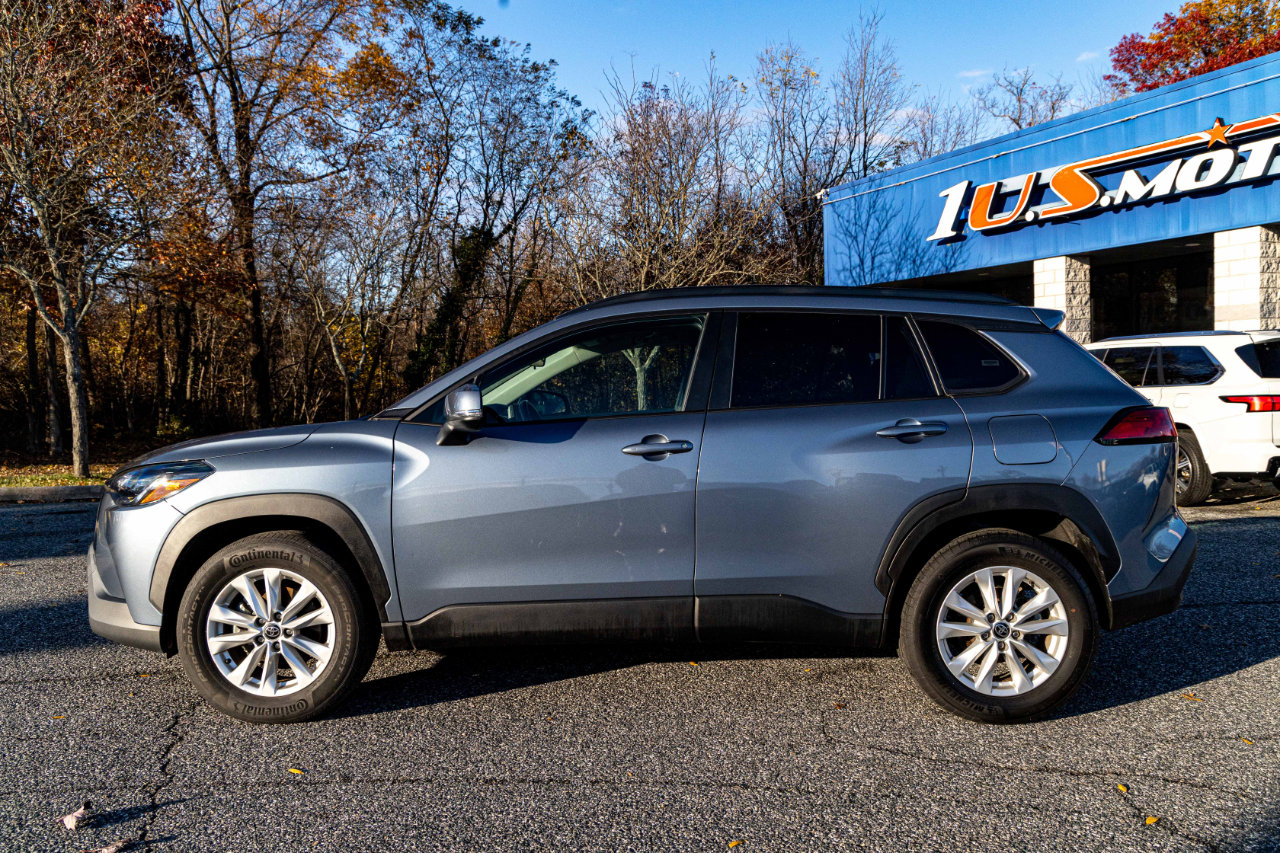 Used 2024 Toyota Corolla Cross LE image 3