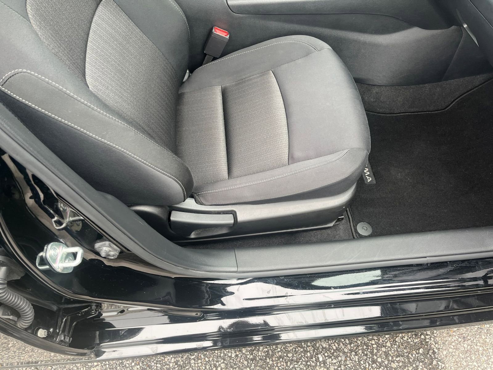 Used 2025 Nissan Altima 2.5 SV FWD image 27