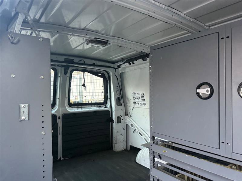 Used 2011 Chevrolet Express 2500 image 24