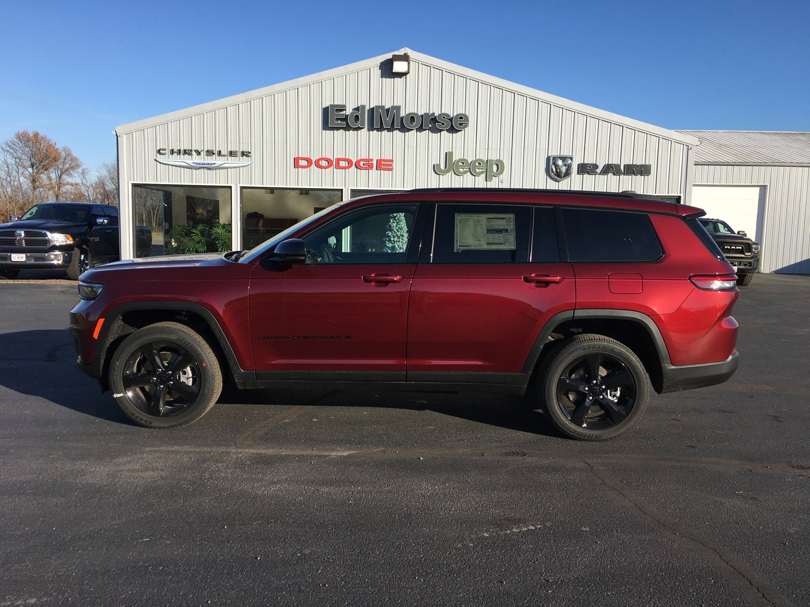 New 2025 Jeep Grand Cherokee L Altitude image 6