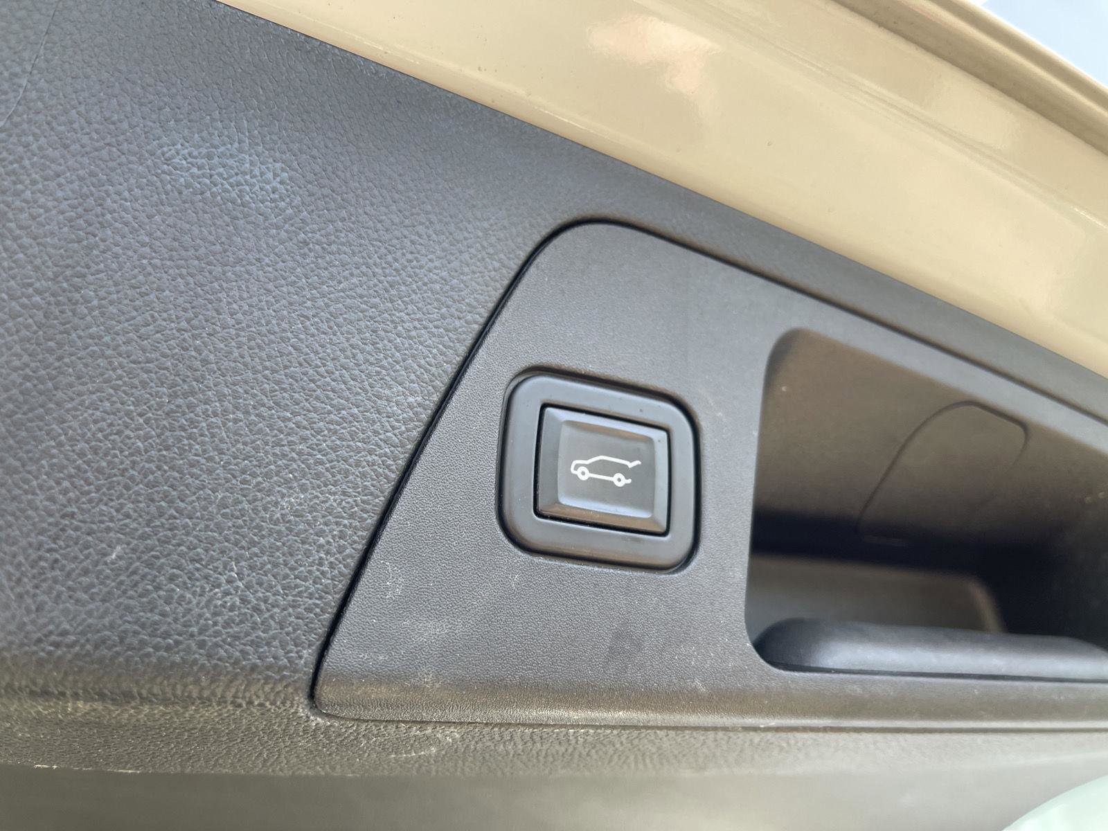 Used 2020 Buick Envision Essence FWD image 41