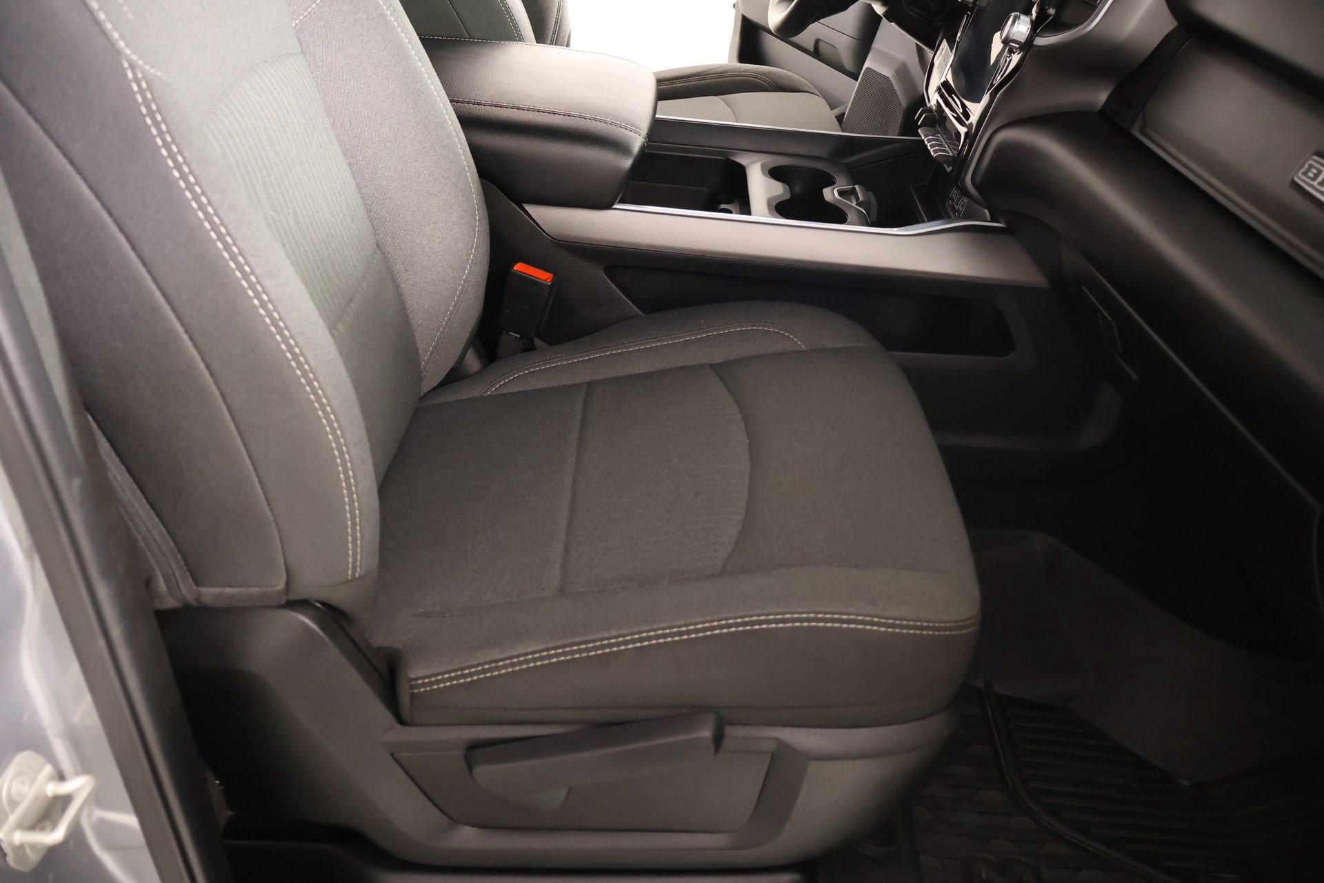 Used 2024 RAM 2500 Big Horn w/ Sport Appearance Package image 13