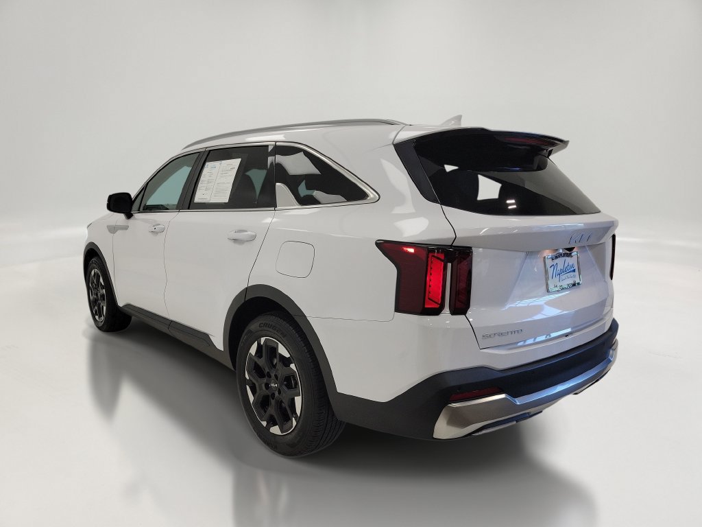 Used 2024 Kia Sorento S FWD image 6