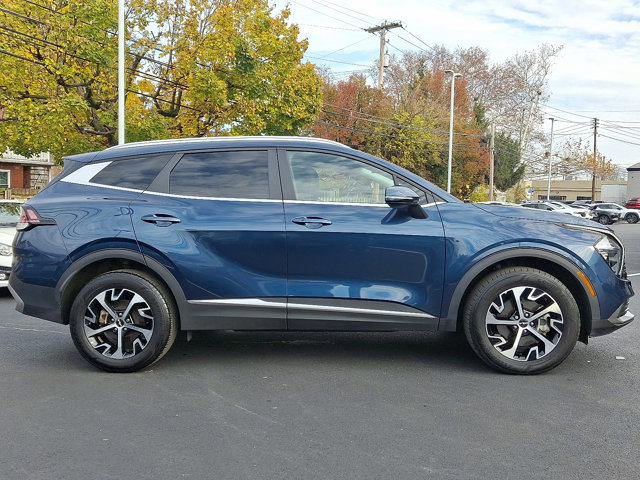 Used 2023 Kia Sportage EX image 7