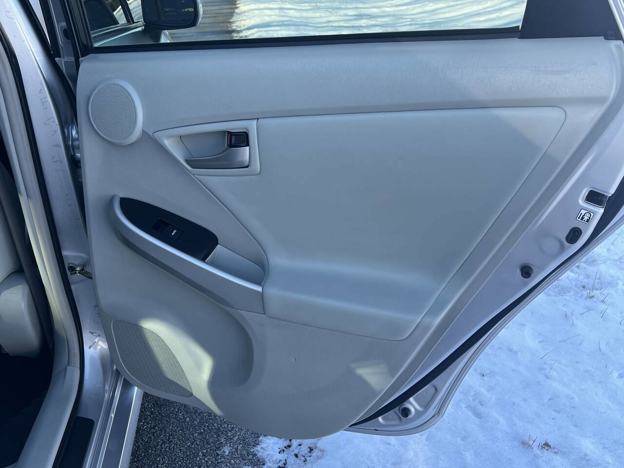 Used 2015 Toyota Prius Four w/ Deluxe Solar Roof Package image 28