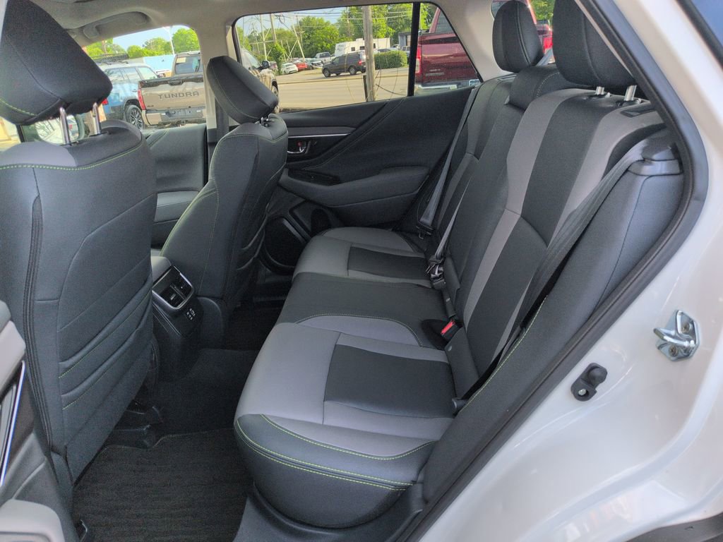 Used 2025 Subaru Outback Onyx Edition AWD/4WD image 25