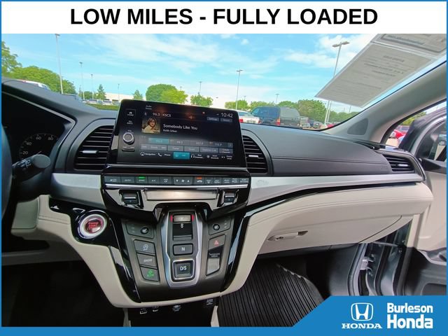 Used 2025 Honda Odyssey Touring image 3