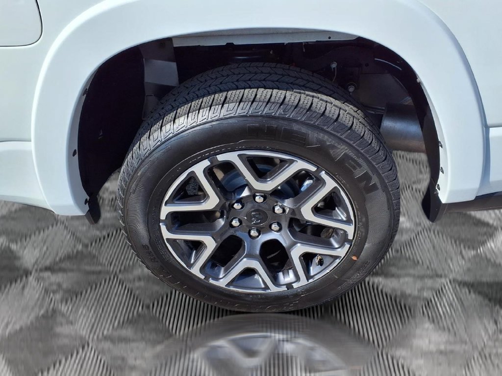 Used 2026 RAM 1500 Laramie AWD/4WD image 21