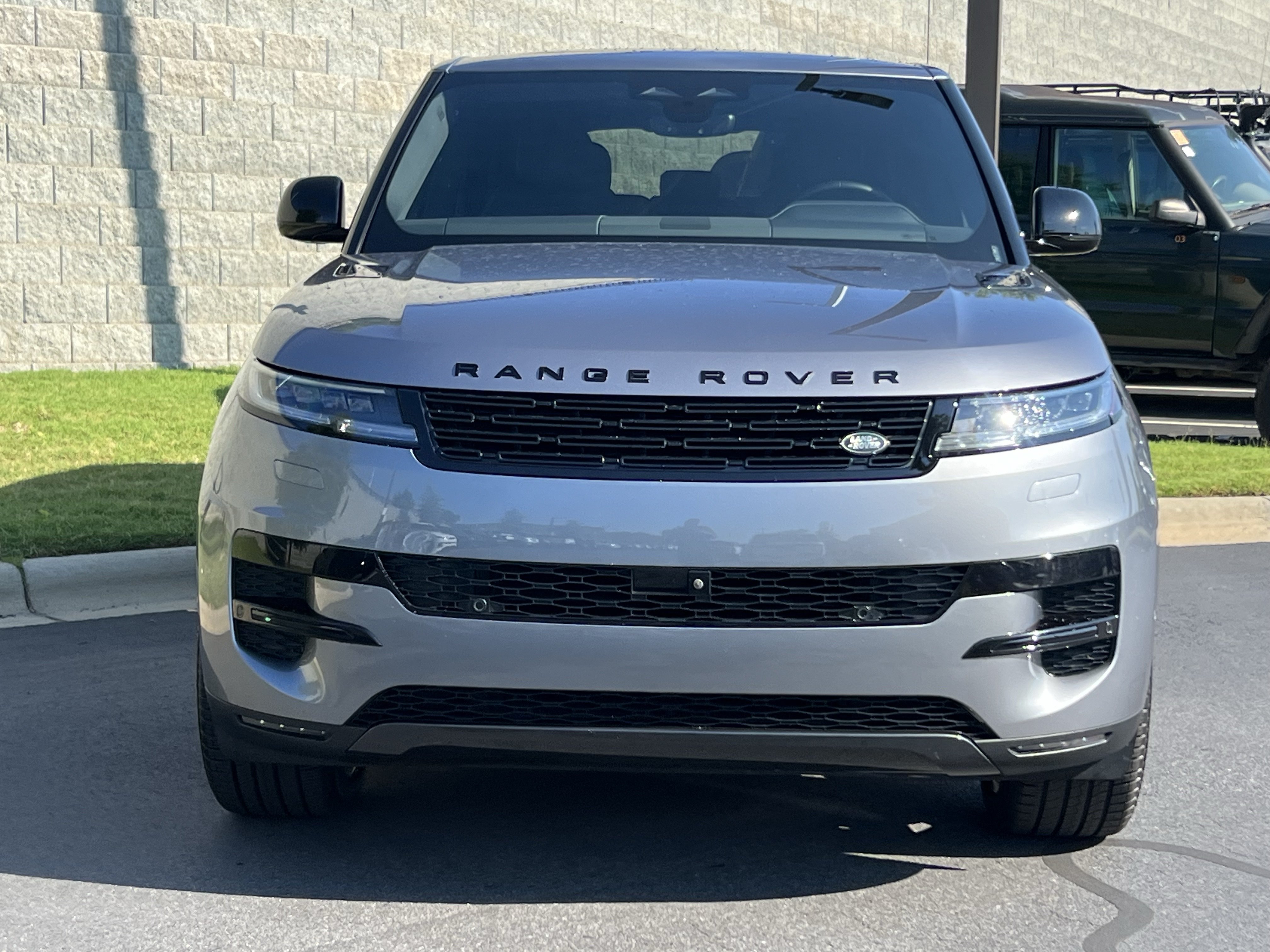 Certified 2025 Land Rover Range Rover Sport SE AWD/4WD image 10