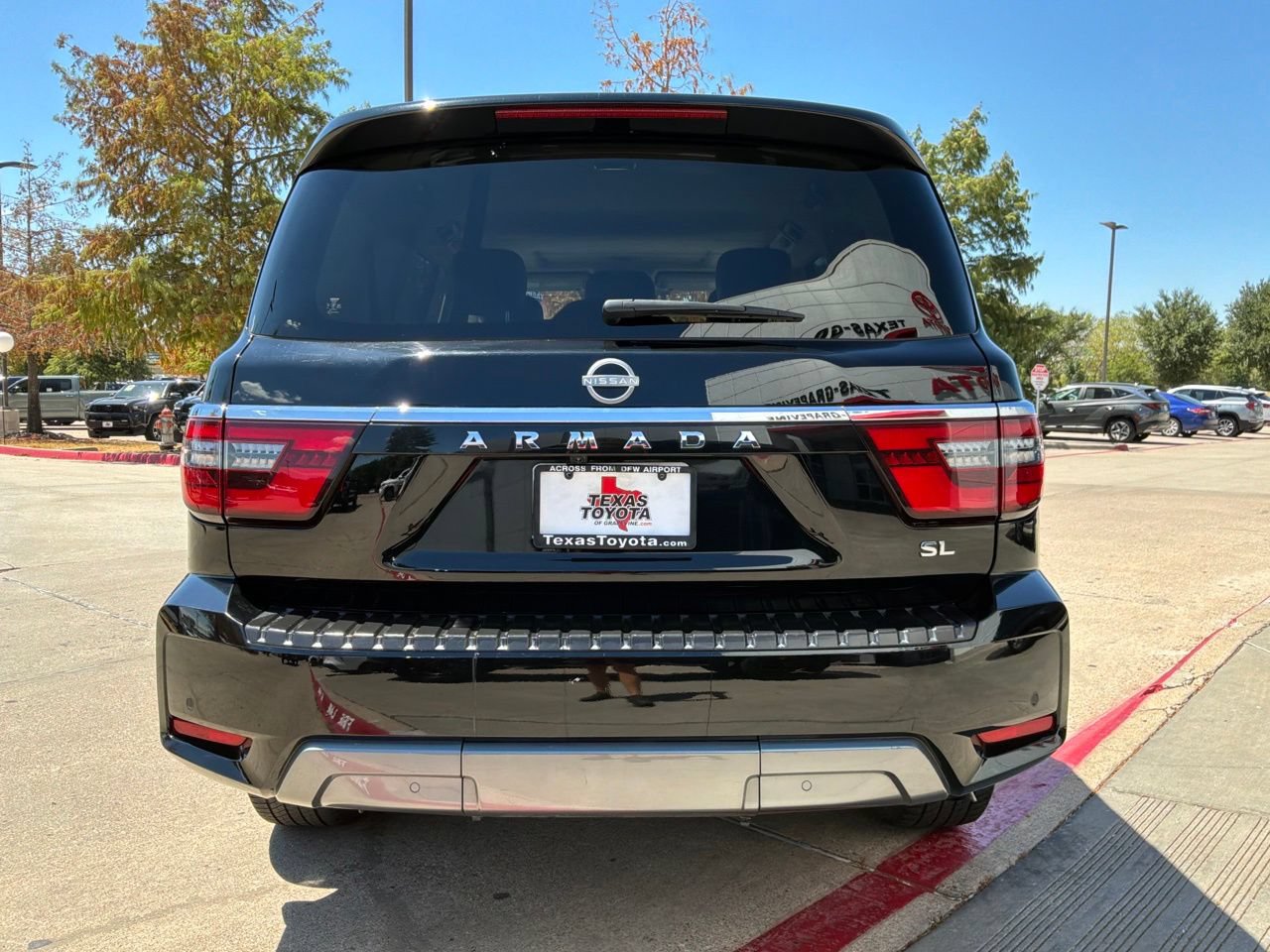 Used 2024 Nissan Armada SL RWD image 7