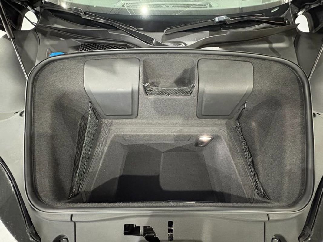 Used 2021 Audi R8 V10 w/ Premium Package image 40