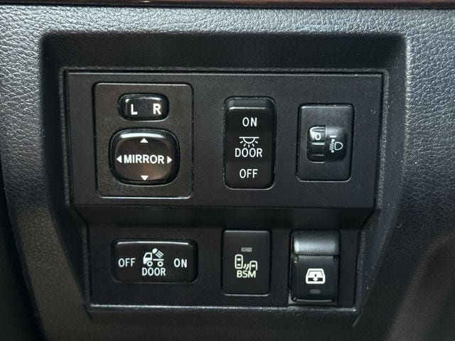 Used 2017 Toyota Tundra Limited w/ Limited Premium Package RWD image 23