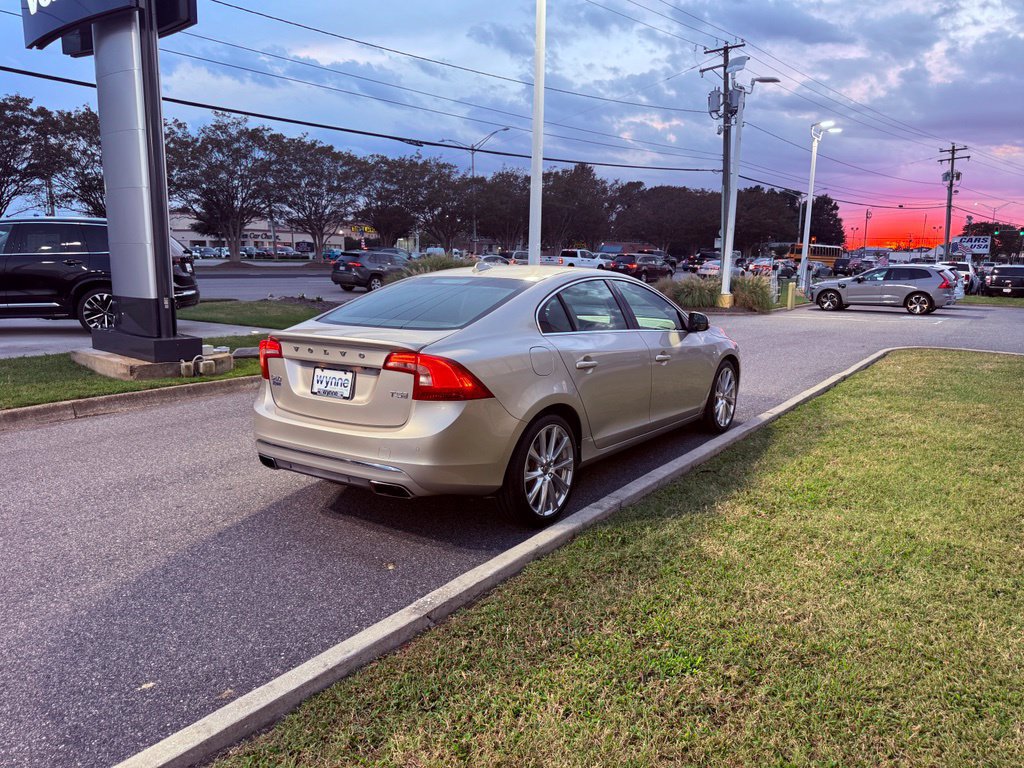 Used 2018 Volvo S60 T5 Inscription FWD image 10