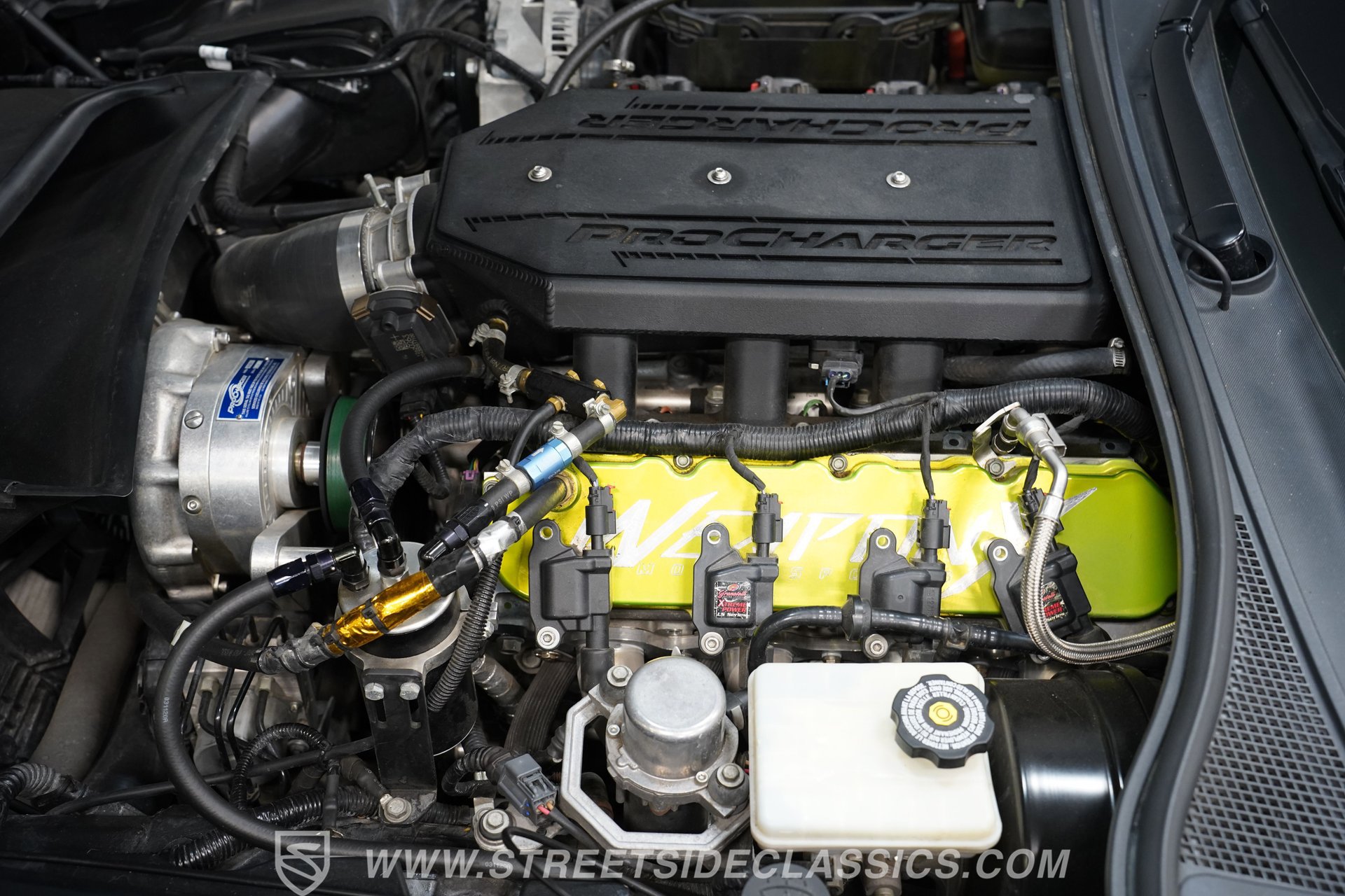 Used 2017 Chevrolet Corvette Stingray Coupe w/ Carbon Flash Badge Package image 33