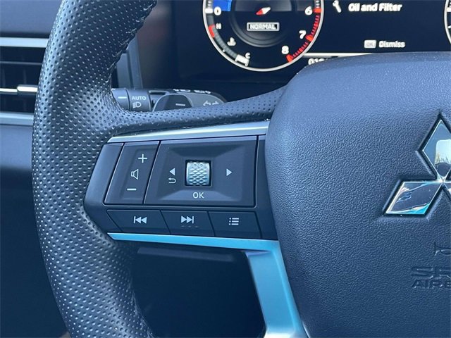 Used 2024 Mitsubishi Outlander SE Black Edition image 15