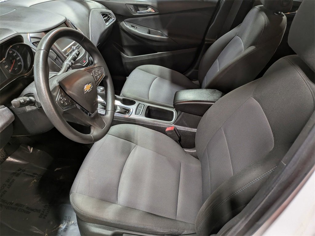Used 2018 Chevrolet Cruze LT image 11