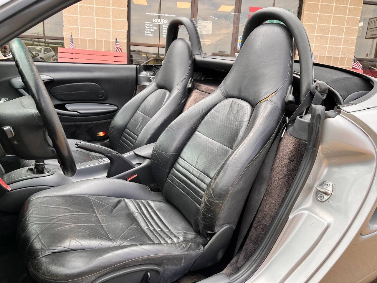Used 1998 Porsche Boxster RWD image 16