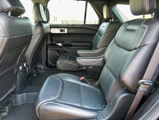 Used 2022 Ford Explorer ST w/ ST Street Pack image 11