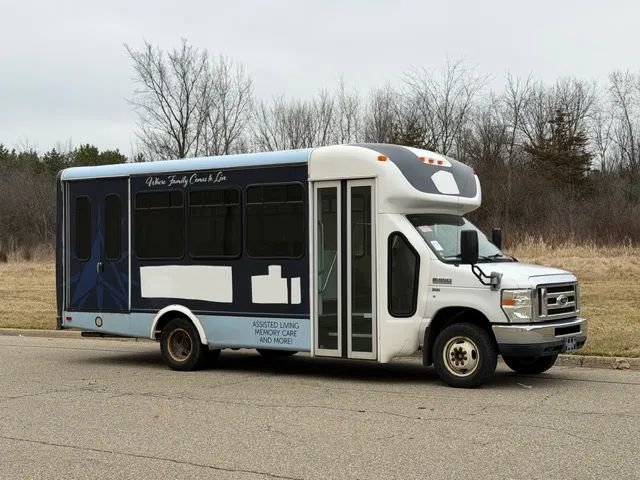 Used 2013 Ford E-350 and Econoline 350 Super Duty w/ Shuttle Bus Prep Pkg RWD image 40