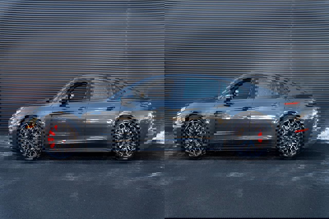 New 2026 Porsche Panamera Turbo image 2