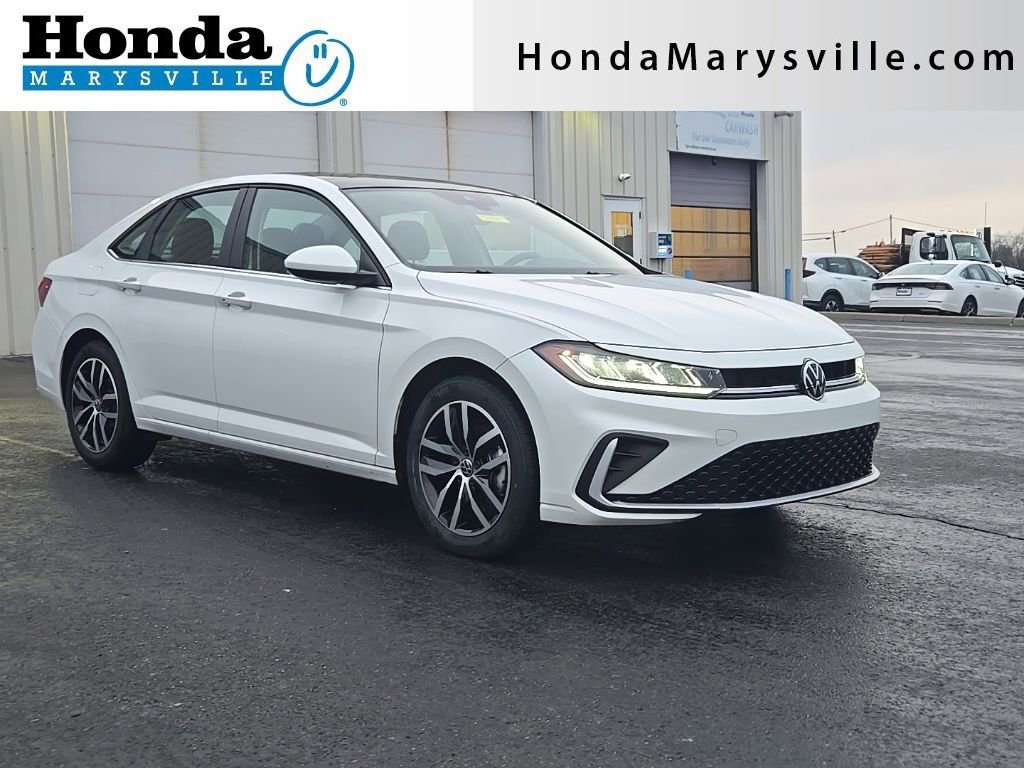 Used 2025 Volkswagen Jetta SE w/ Sunroof Package image 1