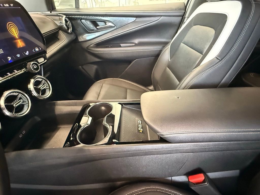 Used 2024 Chevrolet Blazer EV LT image 34