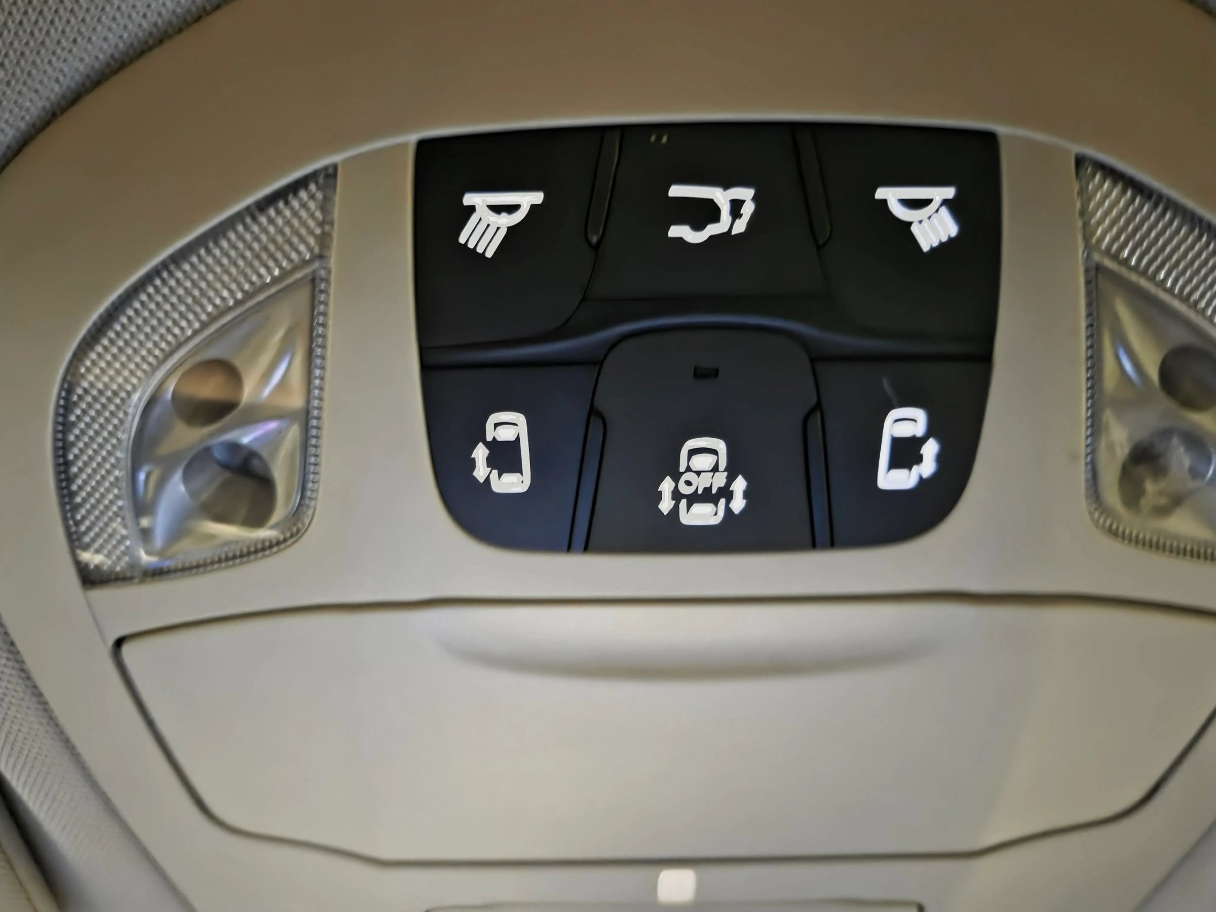 Used 2018 Chrysler Pacifica Touring-L Plus FWD image 31