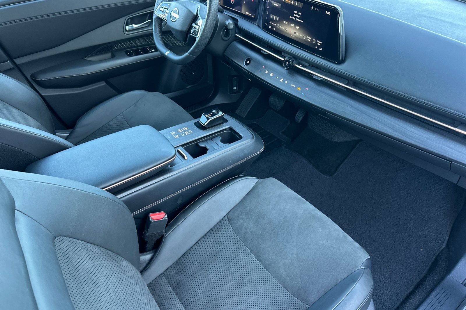 Certified 2024 Nissan Ariya FWD image 18