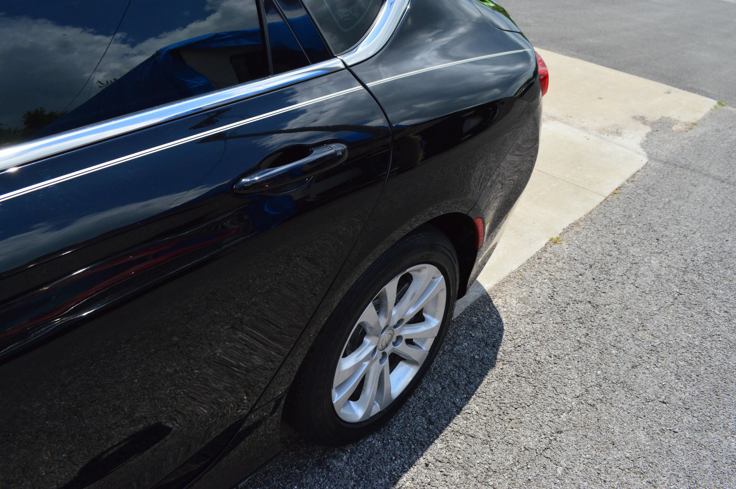 Used 2016 Chrysler 200 Limited FWD image 4